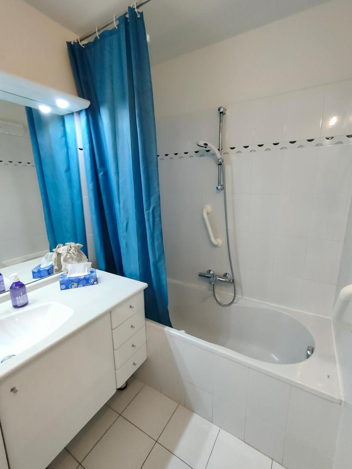 Apartment With Pool Air Conditioning Wifi And Garage Collioure Extérieur photo